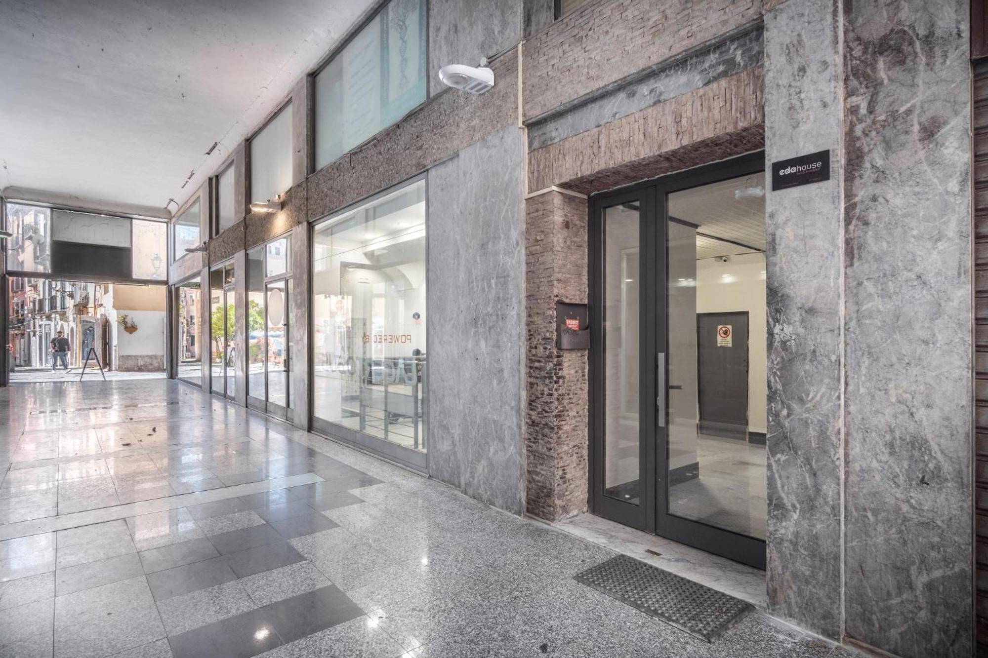 Casa Vacanza Angelina Via Mercanti Centro Storico Salerno Eksteriør billede