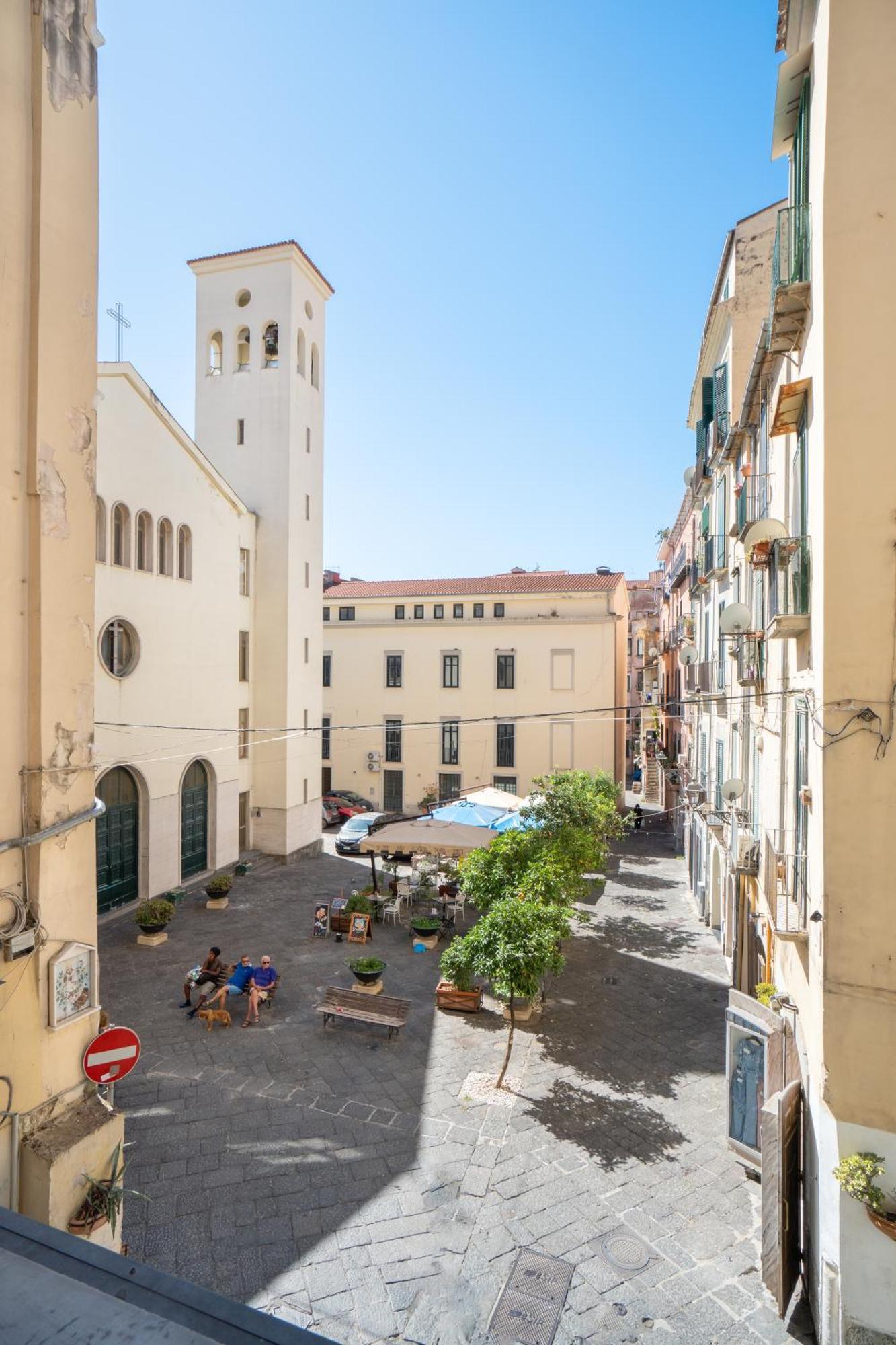 Casa Vacanza Angelina Via Mercanti Centro Storico Salerno Eksteriør billede